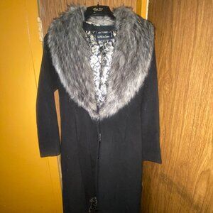 LUXE by Iiana Black Long Coat Gray Faux Fur Collar Size M Elegant